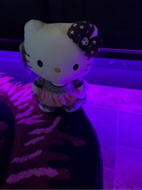 Sanrio Hello Kitty Plush in White and Pink
